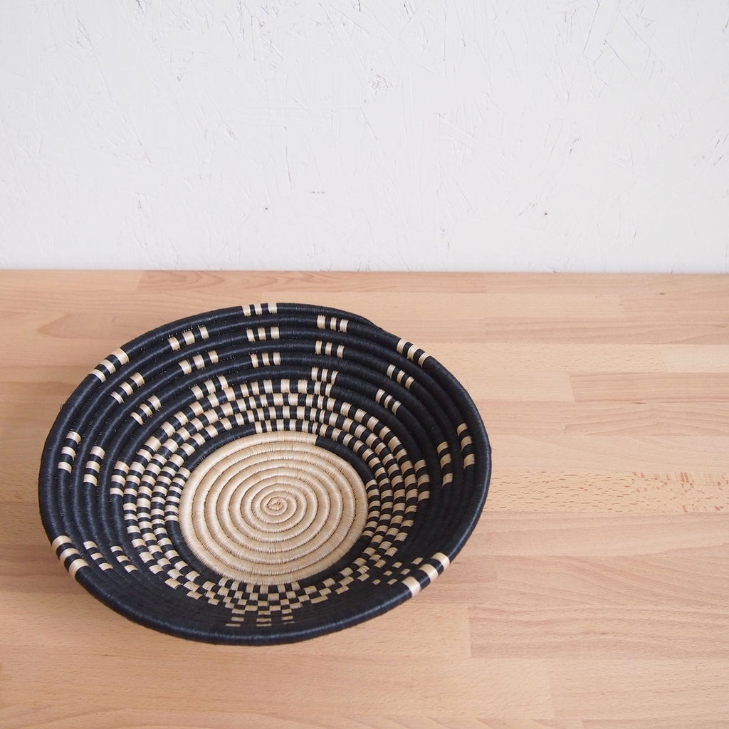 Shop Stacy Garcia_Accessories_Bowls_Black and Beige Patterned Woven Bowl_Above view